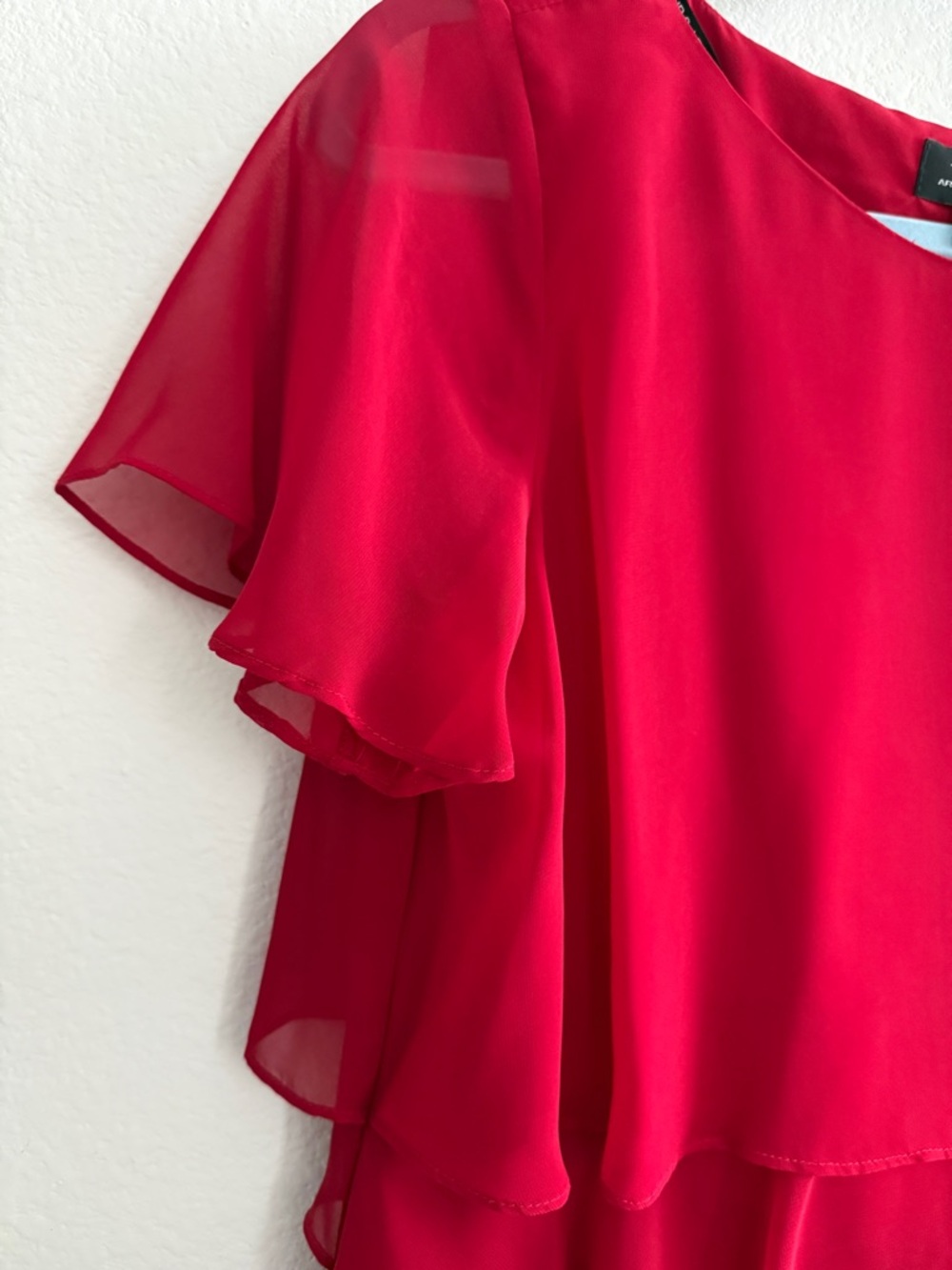 Tahari Arthur S. Levine Red Tiered Chiffon Dress Size 10 – Flowy, Lightweight - Picture 8 of 10